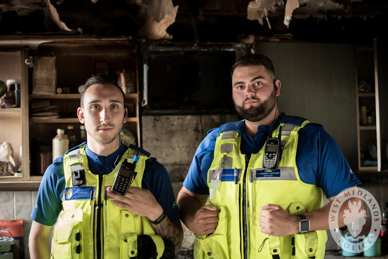 Rookie police officers hailed as heroes after saving toddler and mother ...