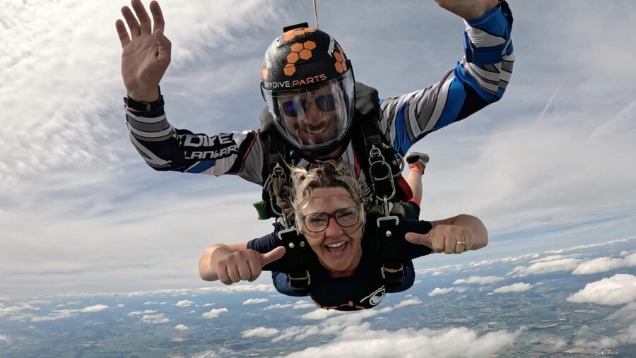 Bereaved Coventry mum takes plunge for charity in memory of twin sons